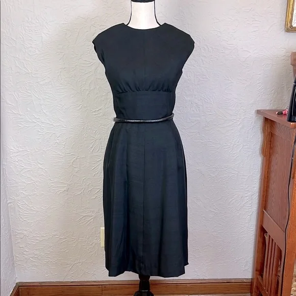 Vintage Sleeveless Back Button Dress - Picture 1 of 12